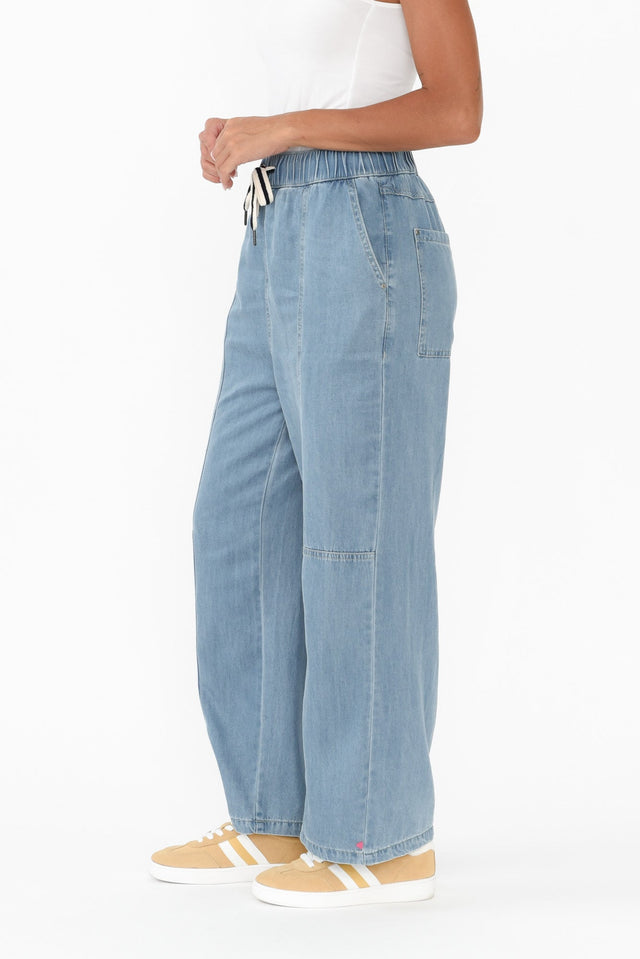 alt text|model:Brontie image 10