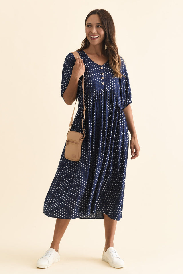 alt text|model:Cara image 3