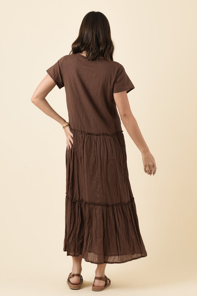 Nona Chocolate Crinkle Cotton Maxi Dress,Brunette model,alt text|model:MJ image 4