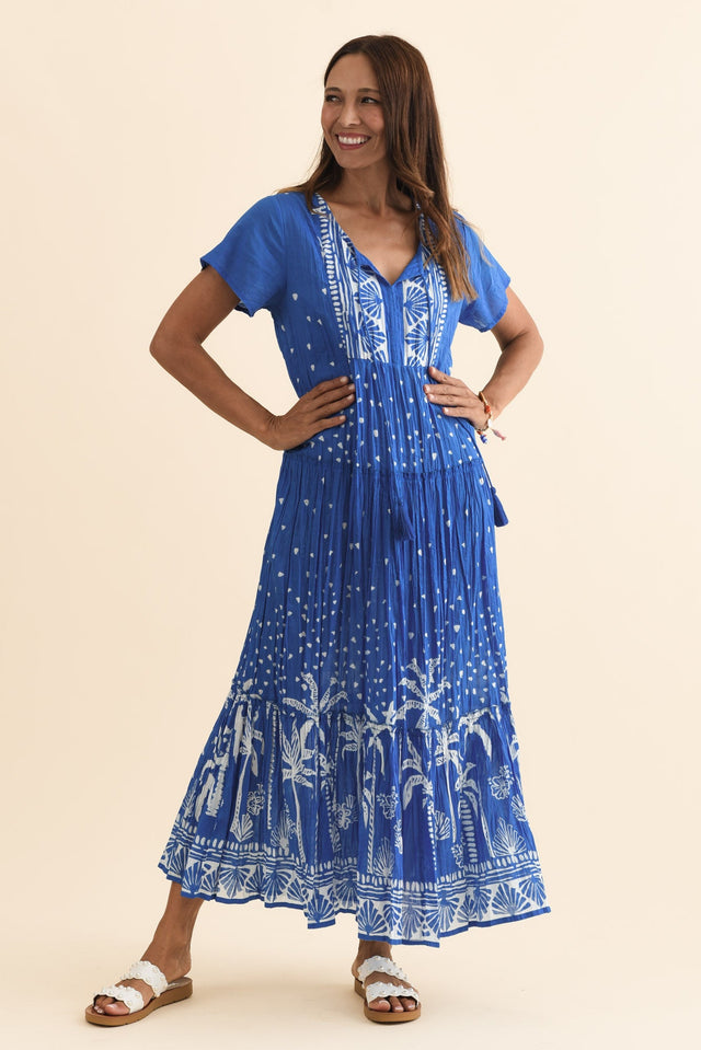 alt text|model:Cara image 3