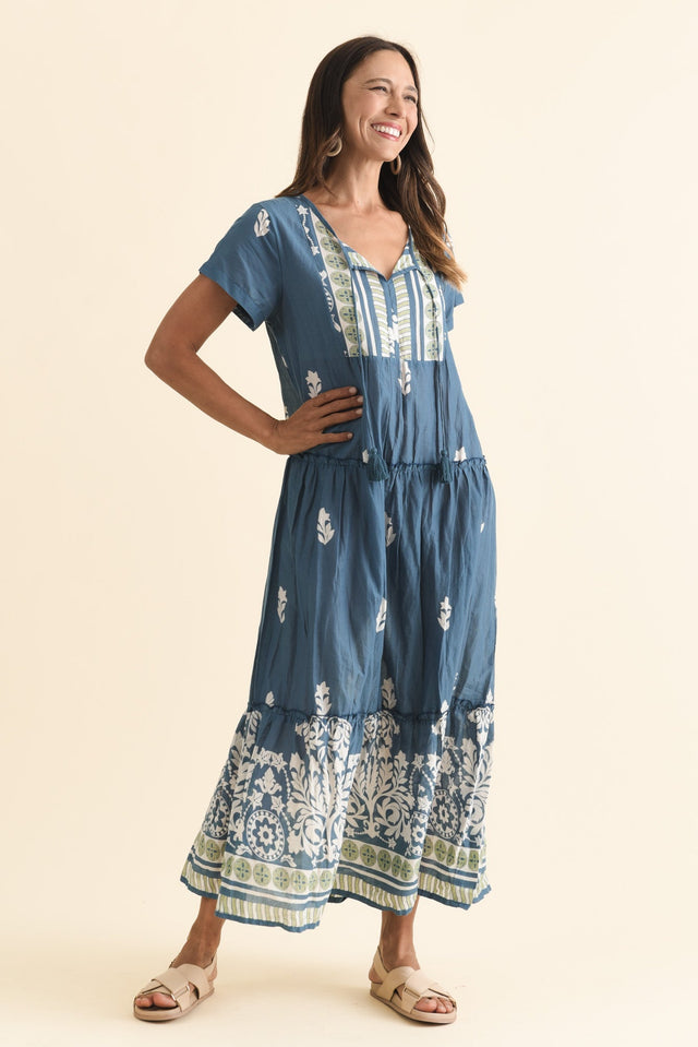 Nona Steel Abstract Crinkle Cotton Maxi Dress,Brunette model,alt text|model:Cara image 9