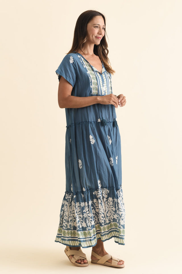 Nona Steel Abstract Crinkle Cotton Maxi Dress,Brunette model,alt text|model:Cara image 6