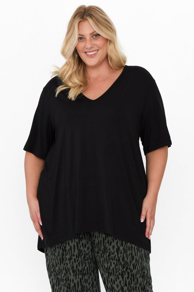 plus-size,curve-tops,plus-size-tunics alt text|model:Caitlin image 8