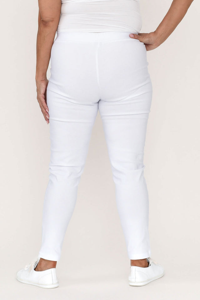 Olympia White Straight 7/8 Pants,Brunette model,alt text|model:Pilita image 9