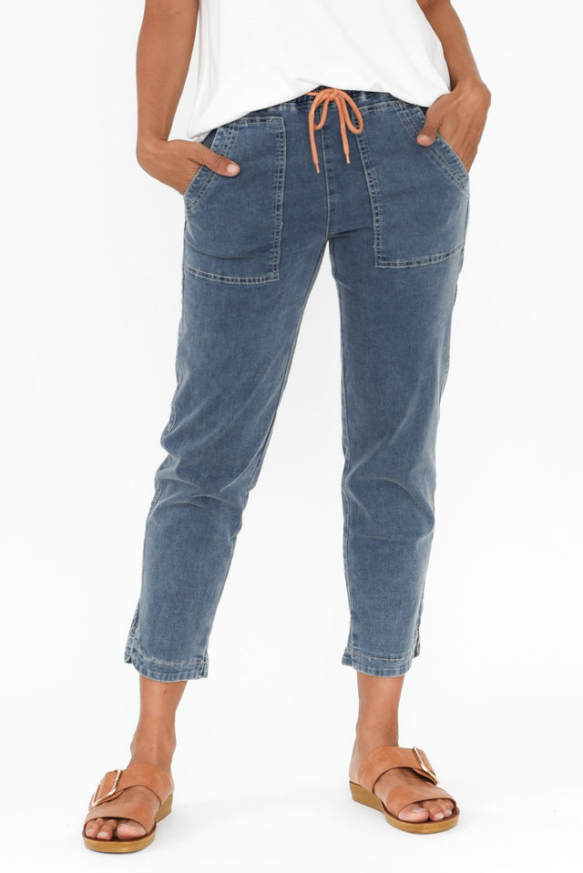 alt text|model:Cara image 8