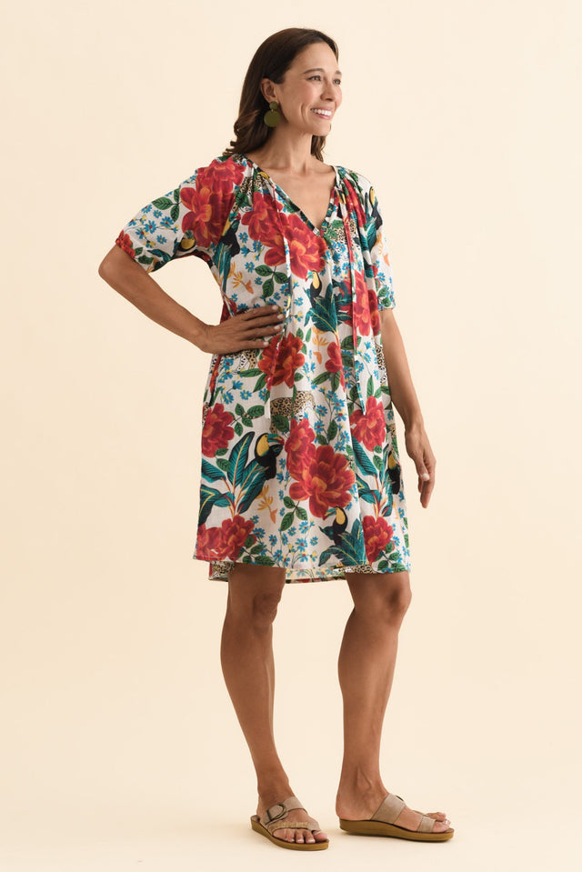 alt text|model:Cara image 3