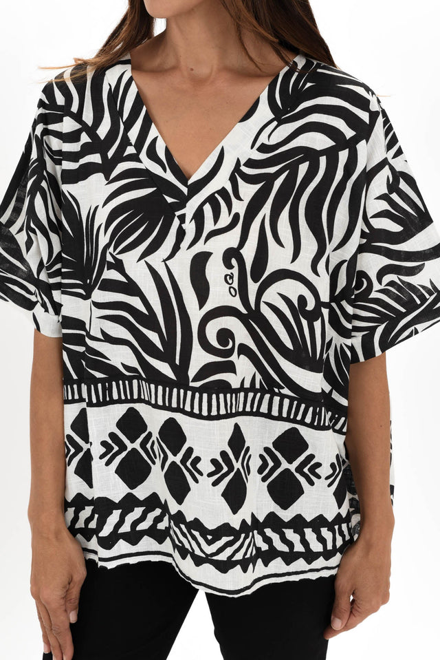 alt text|model:Cara image 6