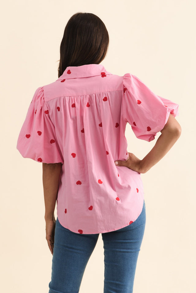 alt text|model:Cara image 5