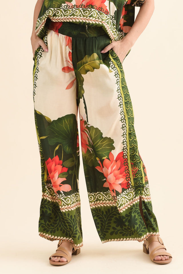 Payson Green Flower Pocket Pants,Front,Brunette model,alt text|model:MJ