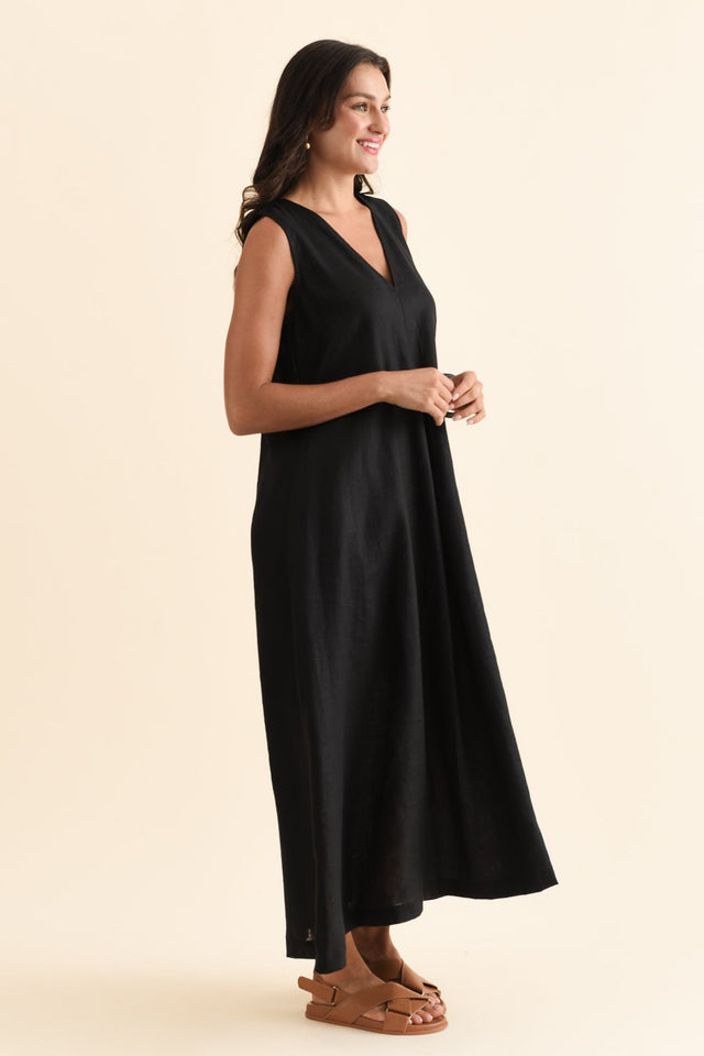 Phoebe Black Linen Midi Dress,Brunette model,alt text|model:Brontie image 4