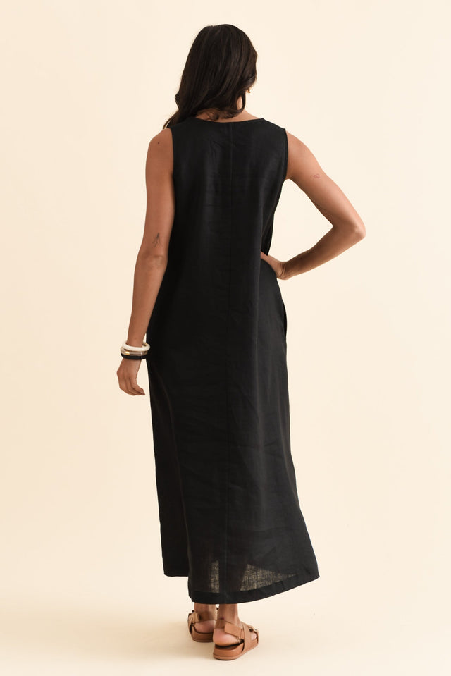 Phoebe Black Linen Midi Dress,Brunette model,alt text|model:Brontie image 5