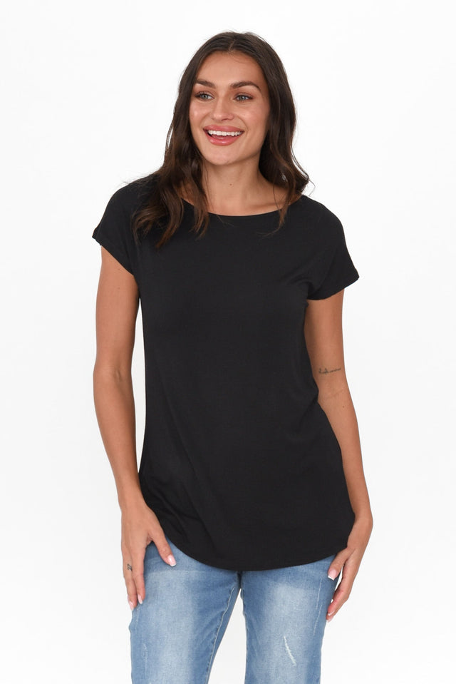 Pia Black Bamboo Boatneck Tee neckline_Boat print_Plain sleevetype_Cap length_Hip hem_Curved sleeve_Short TOPS alt text|model:Brontie