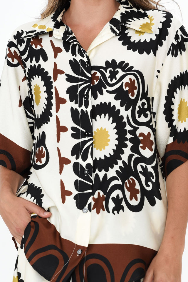 Playa Cream Abstract Collared Shirt,Brunette model,alt text|model:Johanna image 6