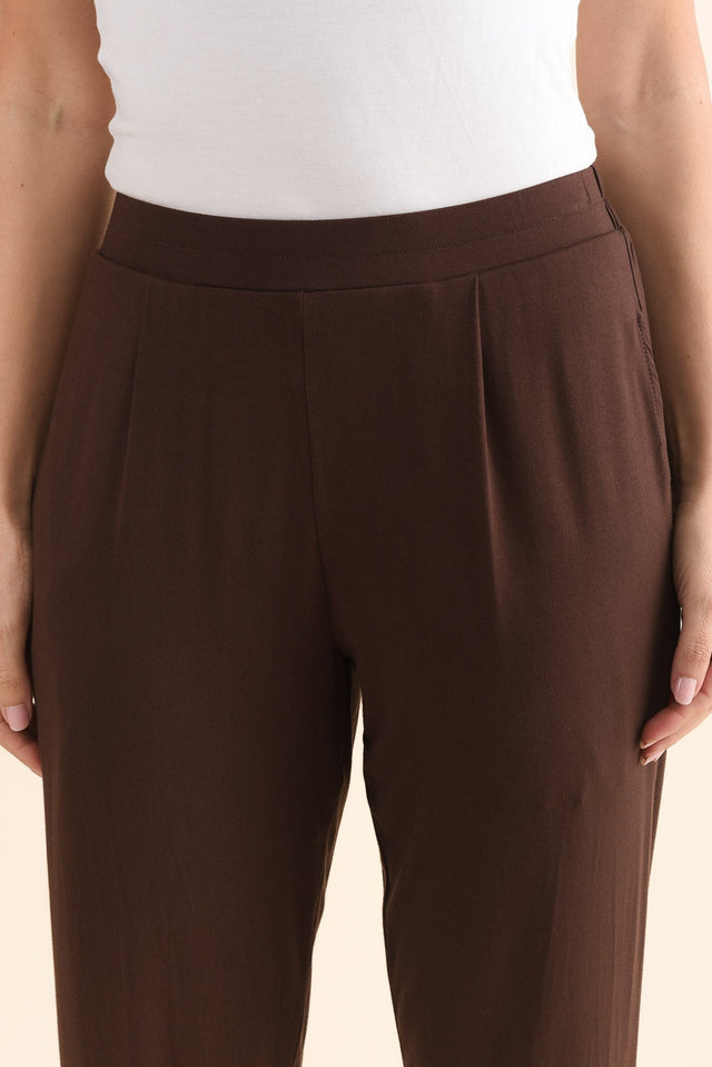 Polaris Chocolate Bamboo Cropped Pants,Detail,Brunette model,alt text|model:MJ image 5