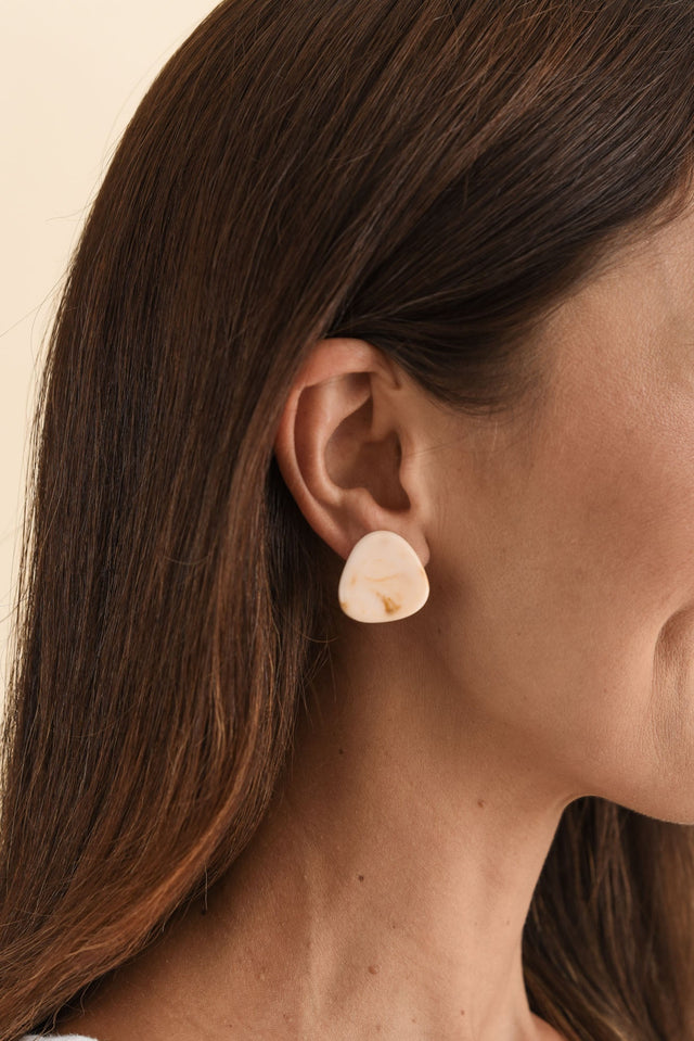 Poppi Natural Stud Earrings image 2