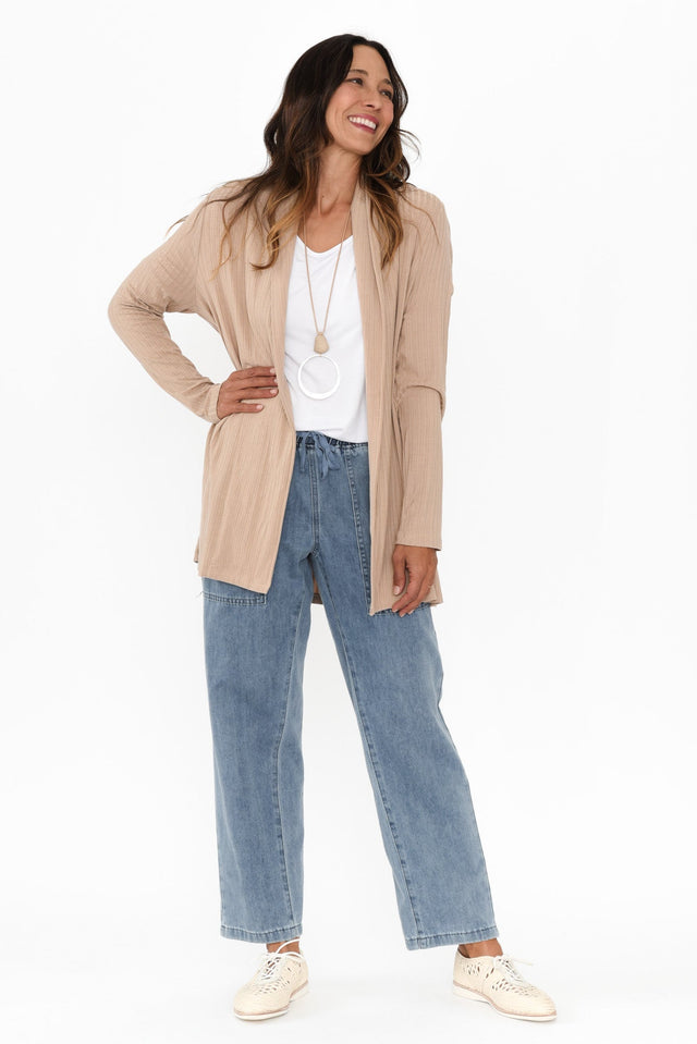 alt text|model:Cara image 7