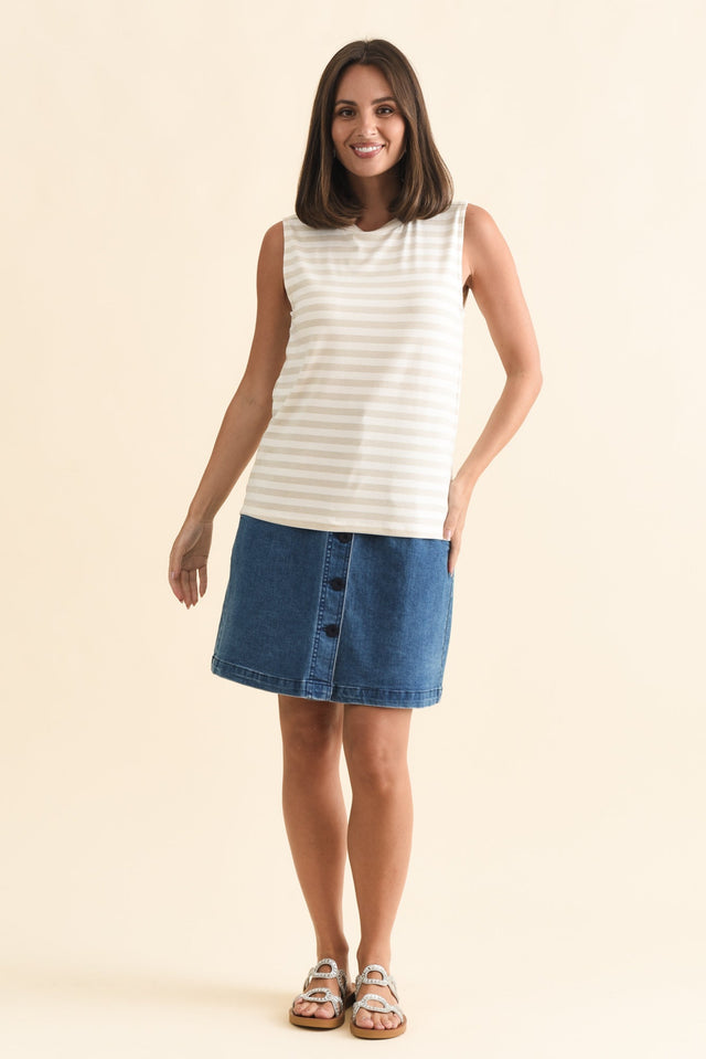 alt text|model:MJ image 3