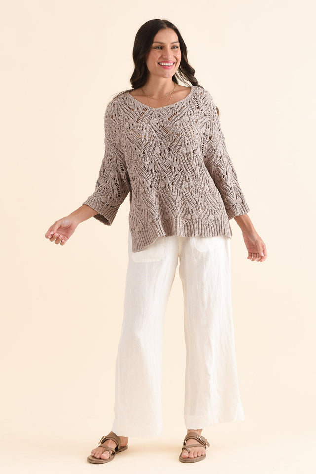 Prima Taupe Woven Top,Full Body,Brunette model,alt text|model:Brontie image 6