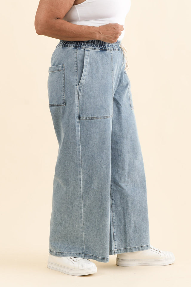 Quinn Light Blue Cotton Jogger Pants,Brunette model,alt text|model:Pilita image 10