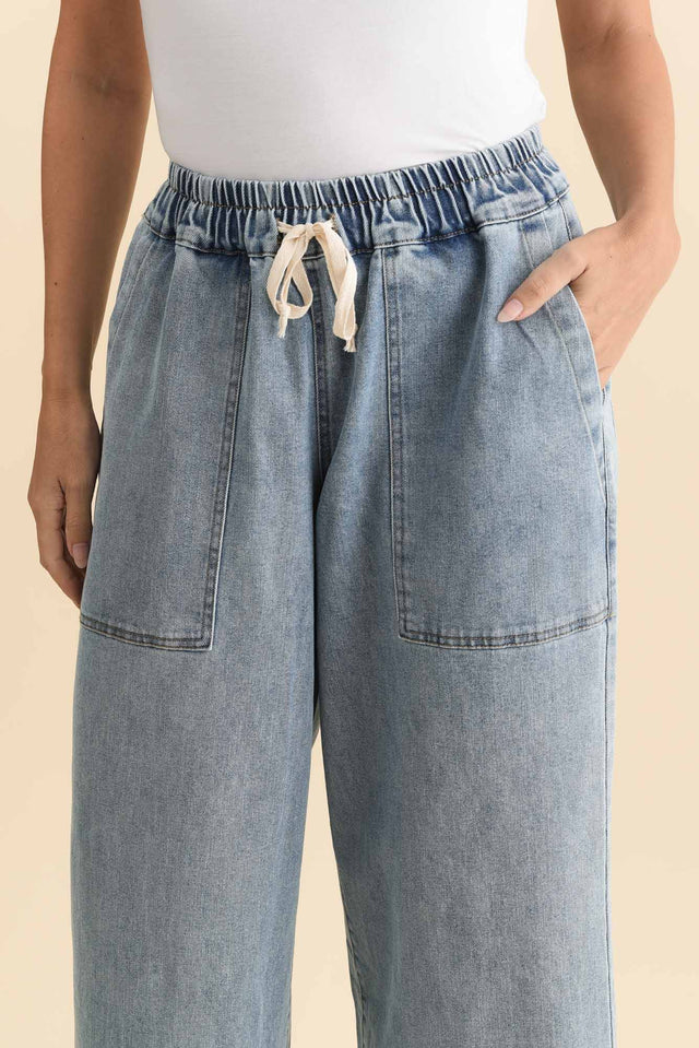 Quinn Light Blue Cotton Jogger Pants,Brunette model,alt text|model:MJ image 6
