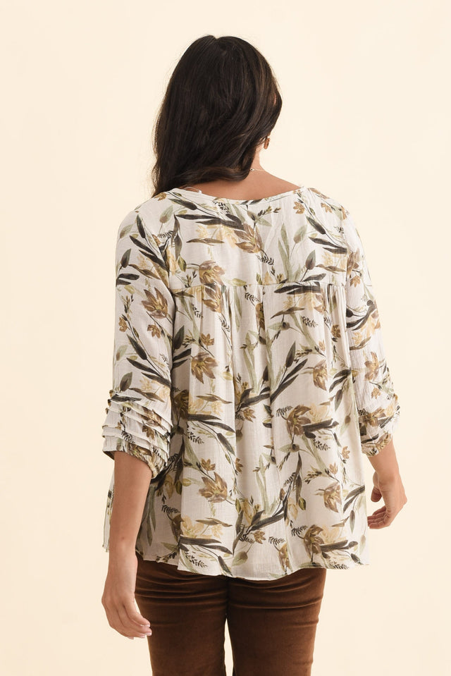 Ramirez Beige Flower Button Top,Brunette model,alt text|model:Brontie image 6