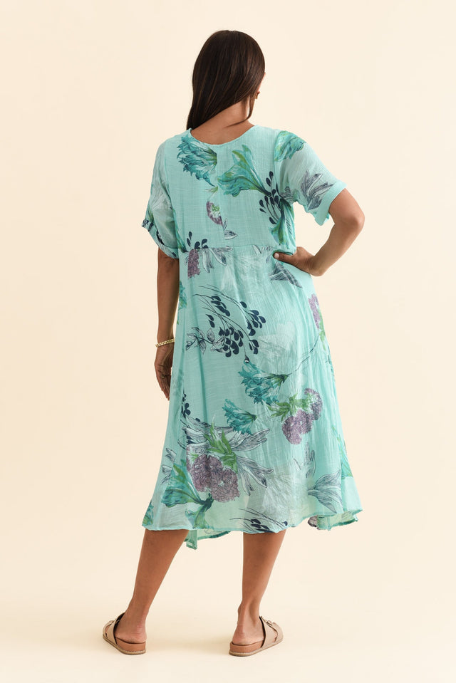 alt text|model:Cara image 5