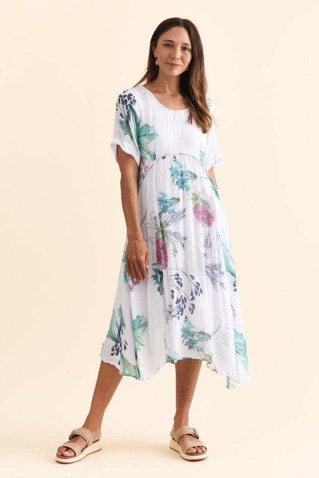 alt text|model:Cara image 3