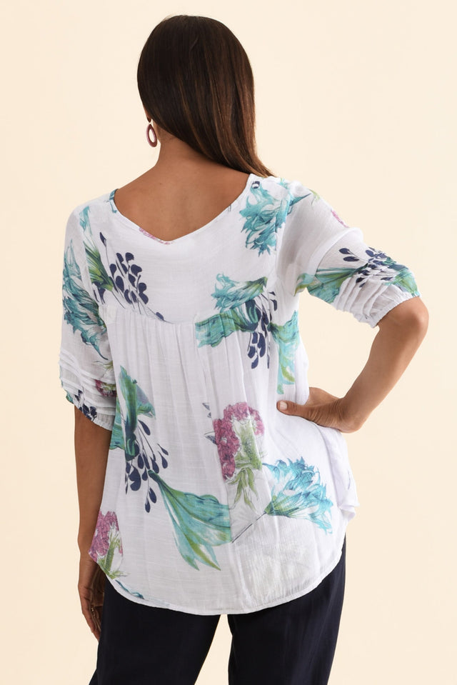 alt text|model:Cara image 5