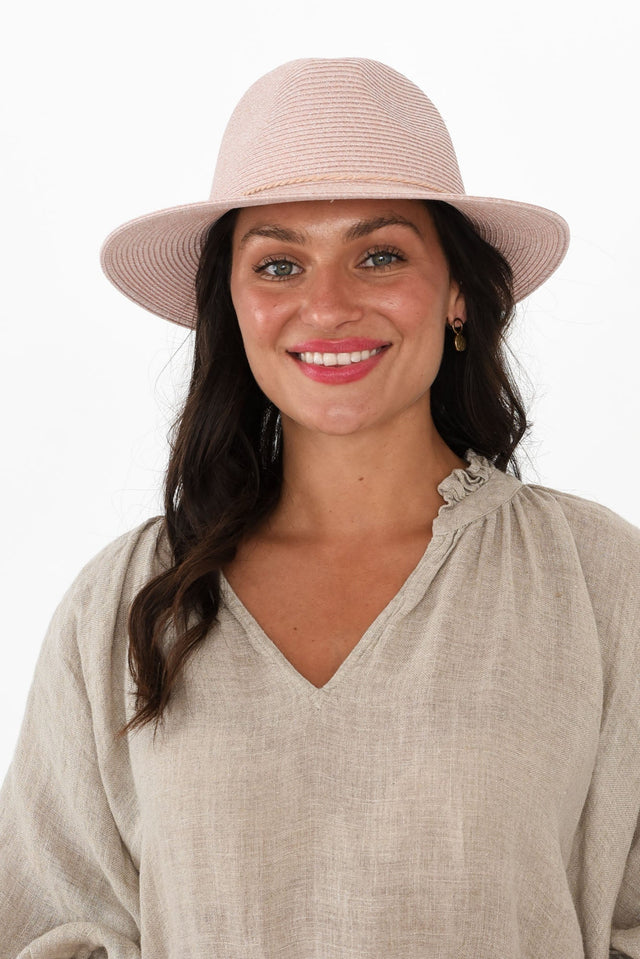 alt text|model:Brontie