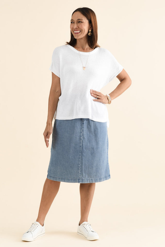 Rawlins White Cotton Knit Top,brunette model,Full Outfit,alt text|model:Cara image 6