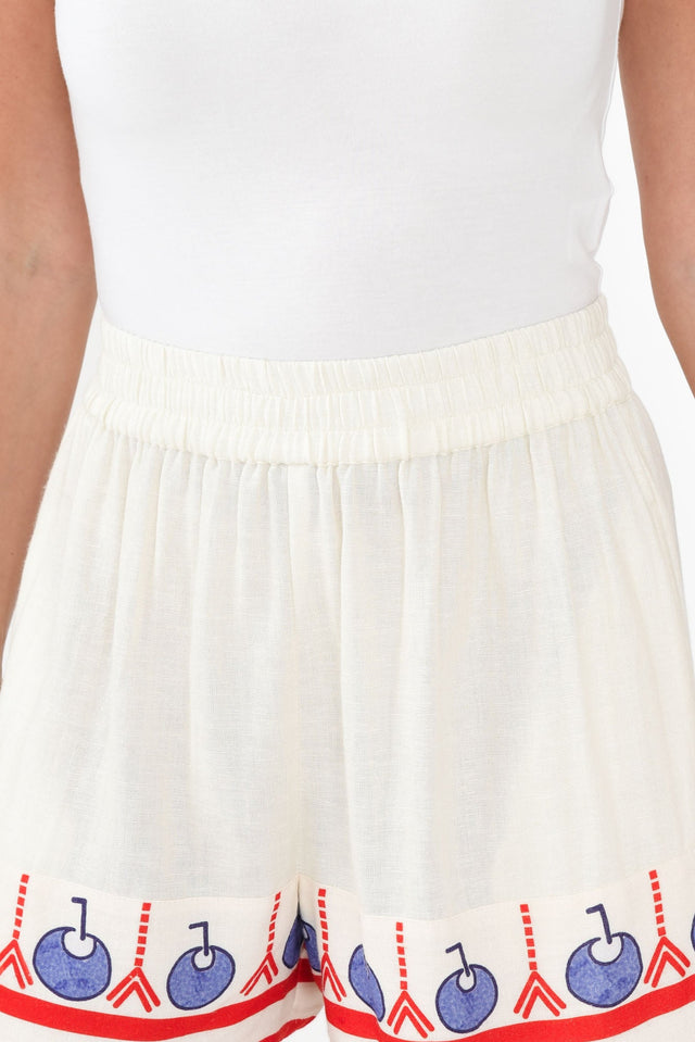 Raye Cream Island Relaxed Shorts,Brunette model,alt text|model:MJ image 6