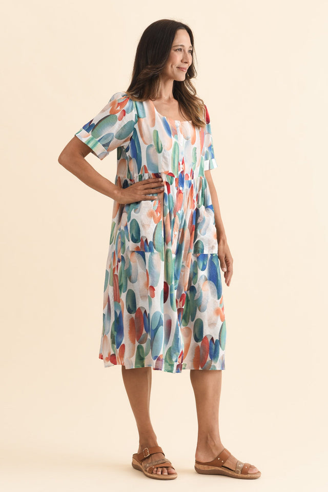 alt text|model:Cara image 4