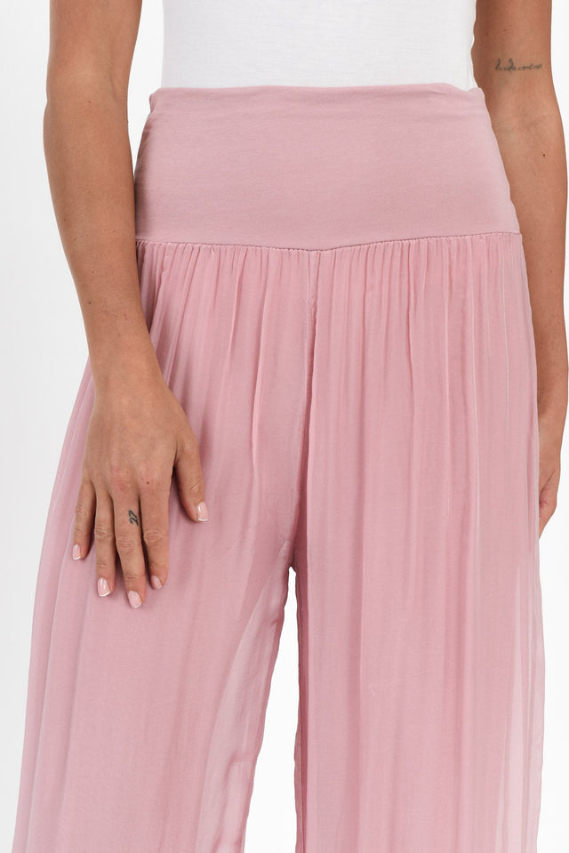 alt text|model:Brontie image 6