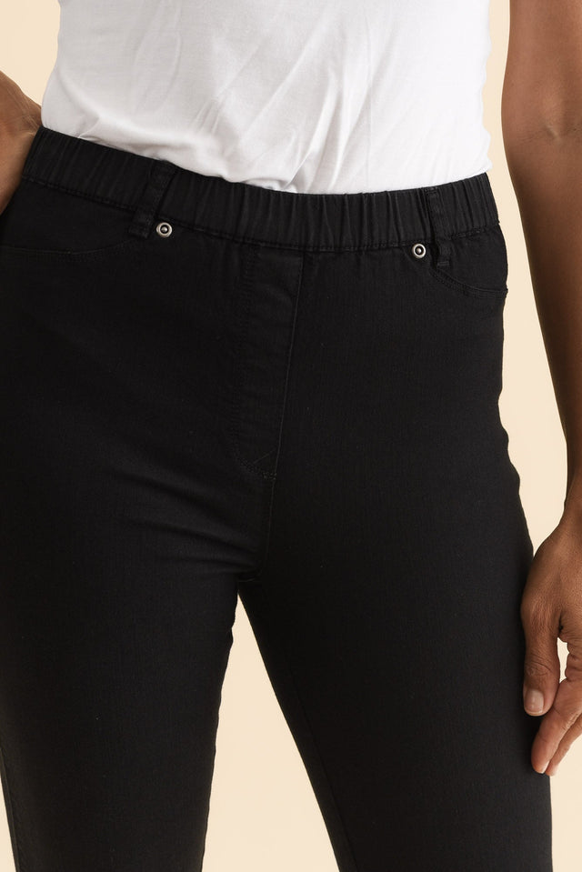 Reed Black Stretch Cotton Capri Pants,Brunette model,alt text|model:Cara image 6
