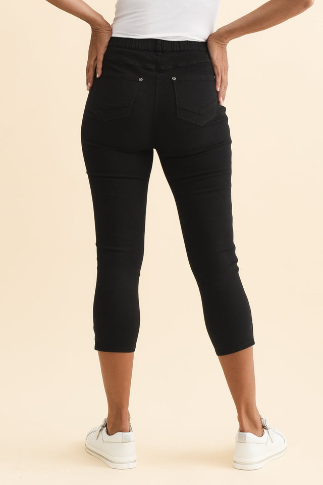 Reed Black Stretch Cotton Capri Pants,Brunette model,alt text|model:Cara image 5