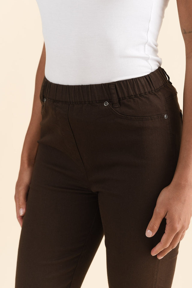 Reed Chocolate Stretch Cotton Pants,Detail,Brunette model,alt text|model:Brontie image 7