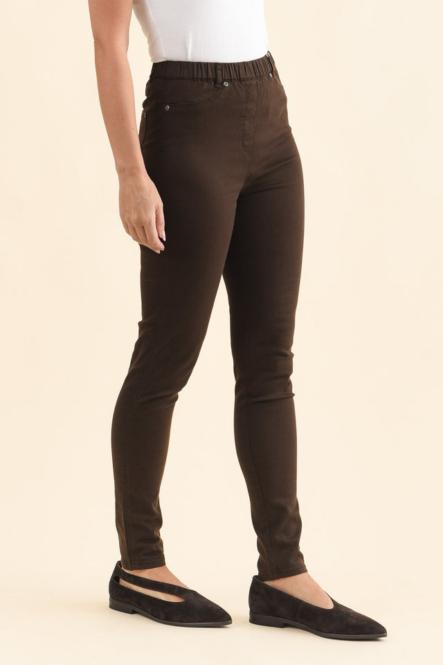 Reed Chocolate Stretch Cotton Pants,Brunette model,alt text|model:MJ image 4
