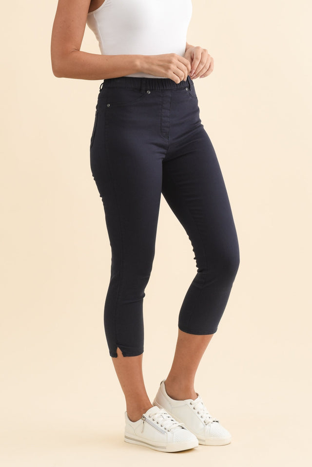 Reed Navy Stretch Cotton Capri Pants,Brunette model,alt text|model:MJ image 5