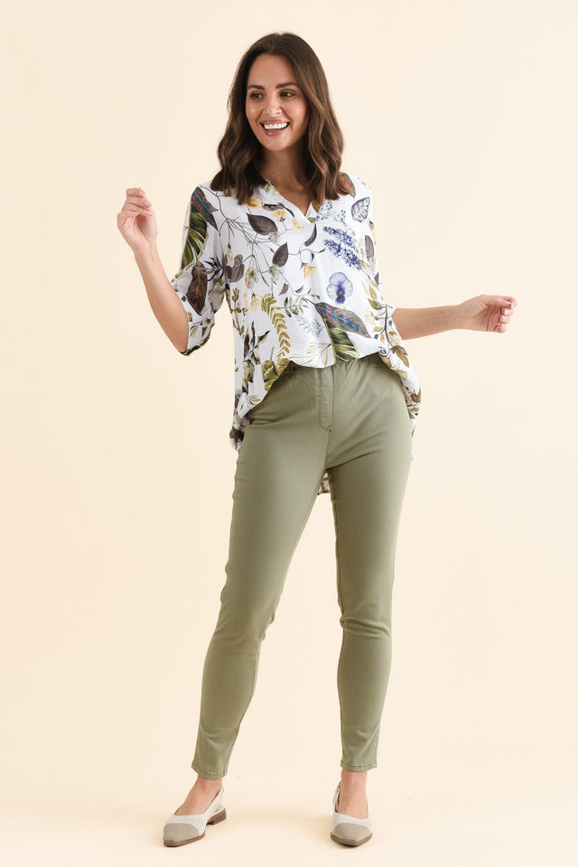 Reed Olive Stretch Cotton Pants,Full Body,Brunette model,alt text|model:MJ image 2