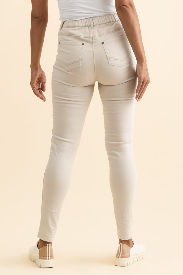 Reed Stone Stretch Cotton Pants,Brunette model,alt text|model:Cara image 6