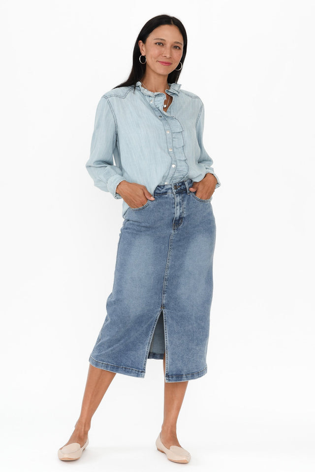 alt text|model:Cara image 4