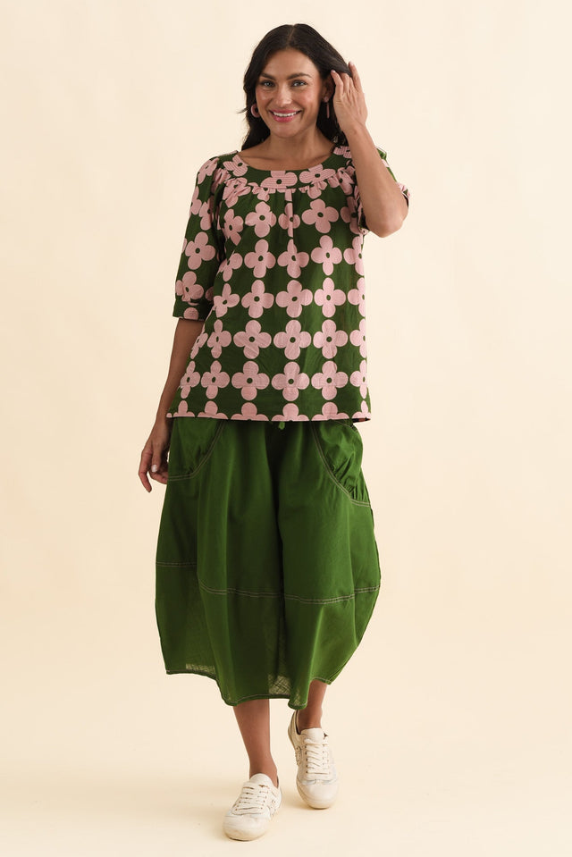 Rhea Green Geo Cotton Top,Brunette model,alt text|model:Brontie image 7