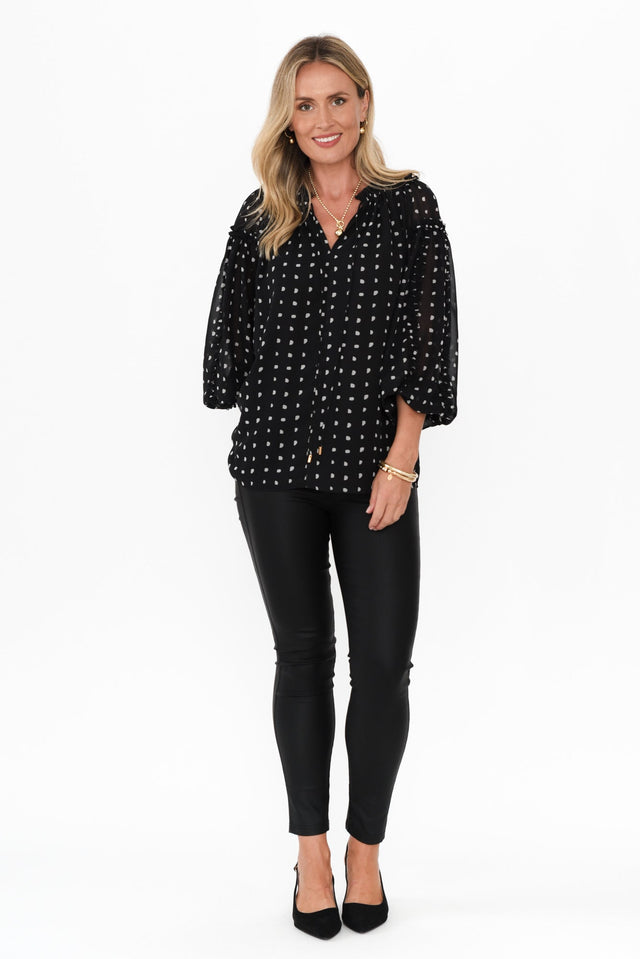 alt text|model:Valeria image 3