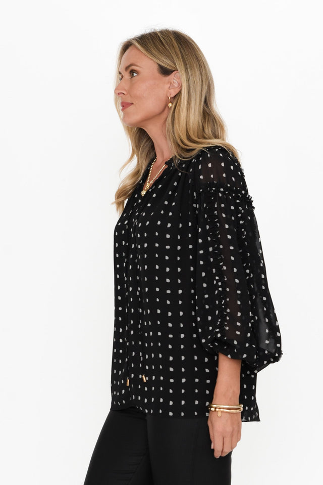 alt text|model:Valeria image 4