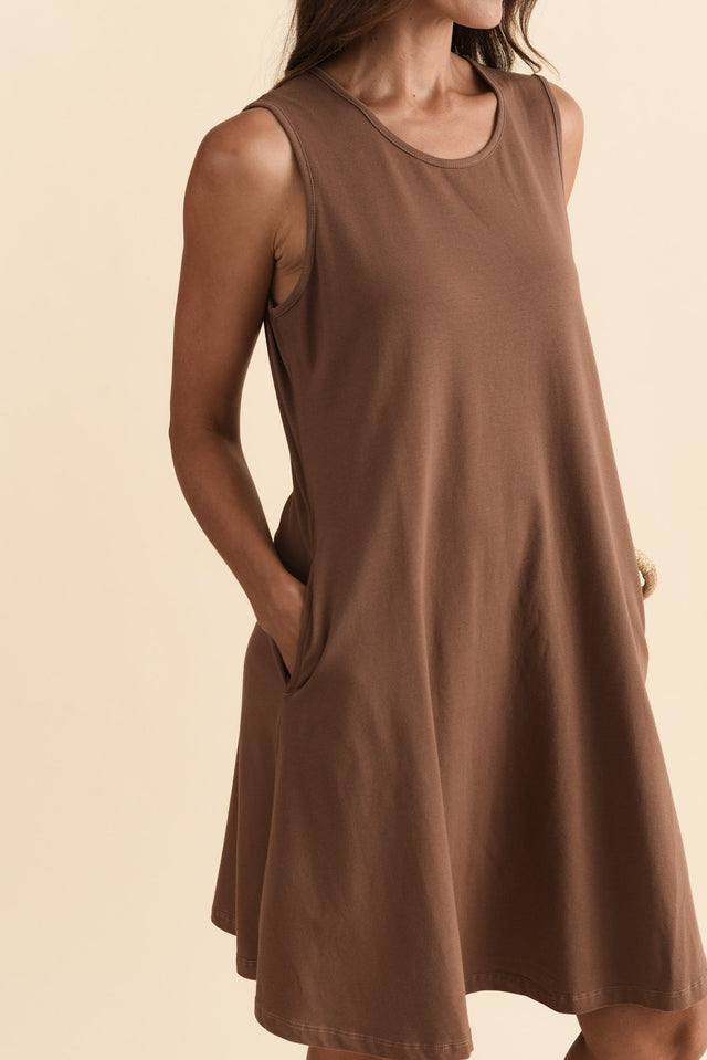Roxanne Chocolate Swing Dress,Brunette model,alt text|model:Cara image 7