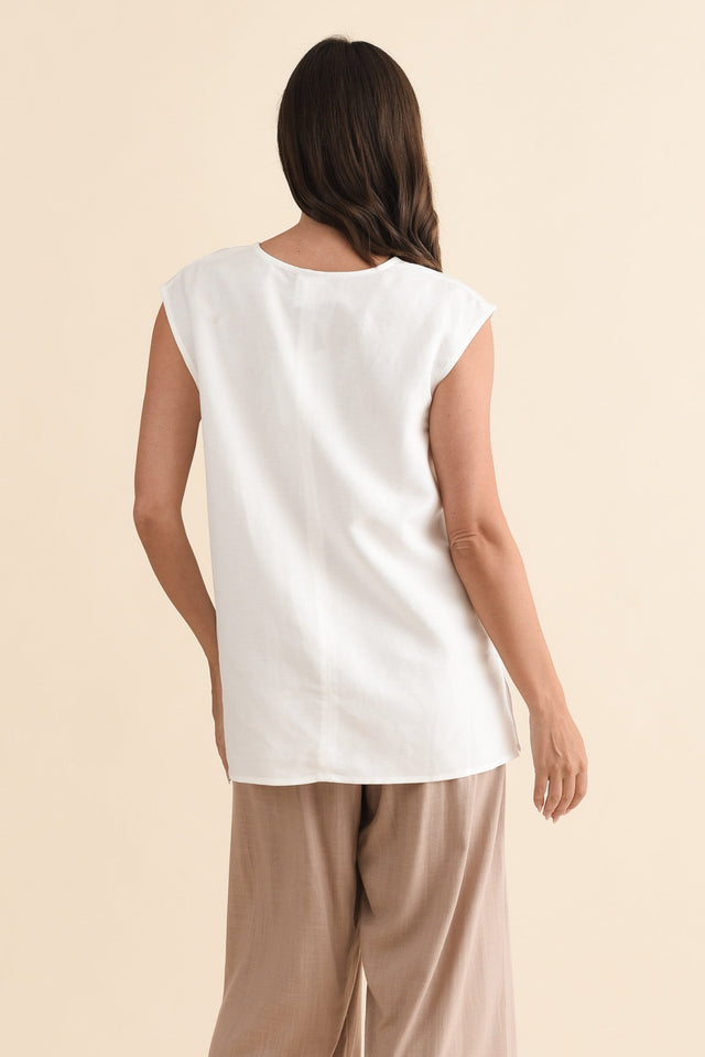 Roxie White Linen Blend V Neck Tank,Brunette model,alt text|model:MJ image 6