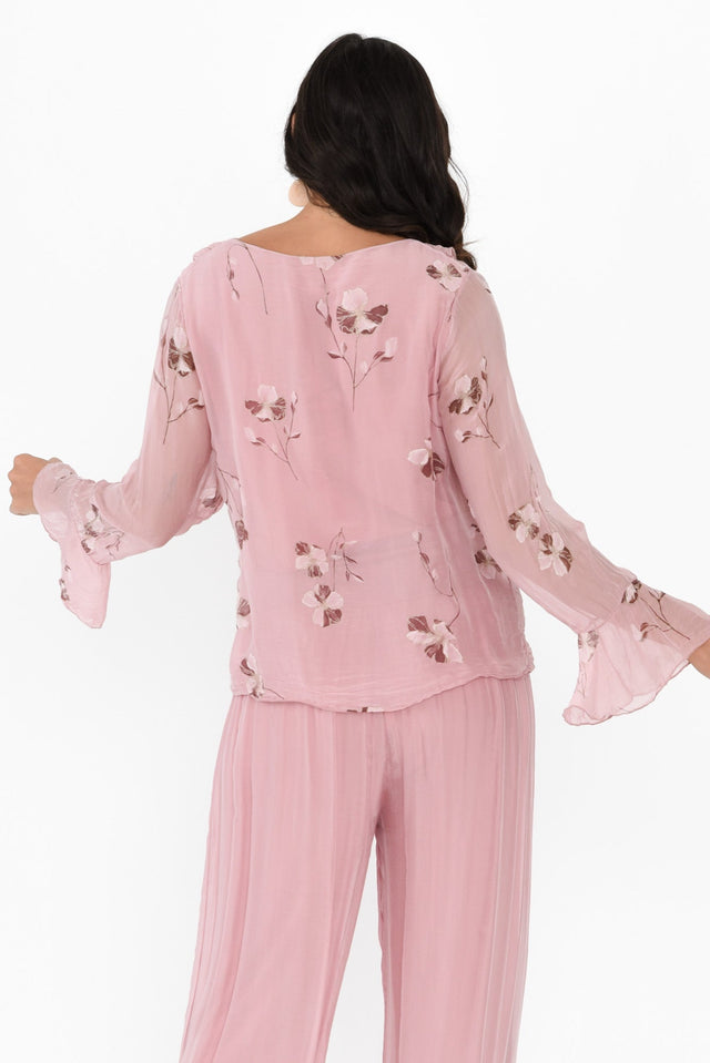 alt text|model:Brontie image 5