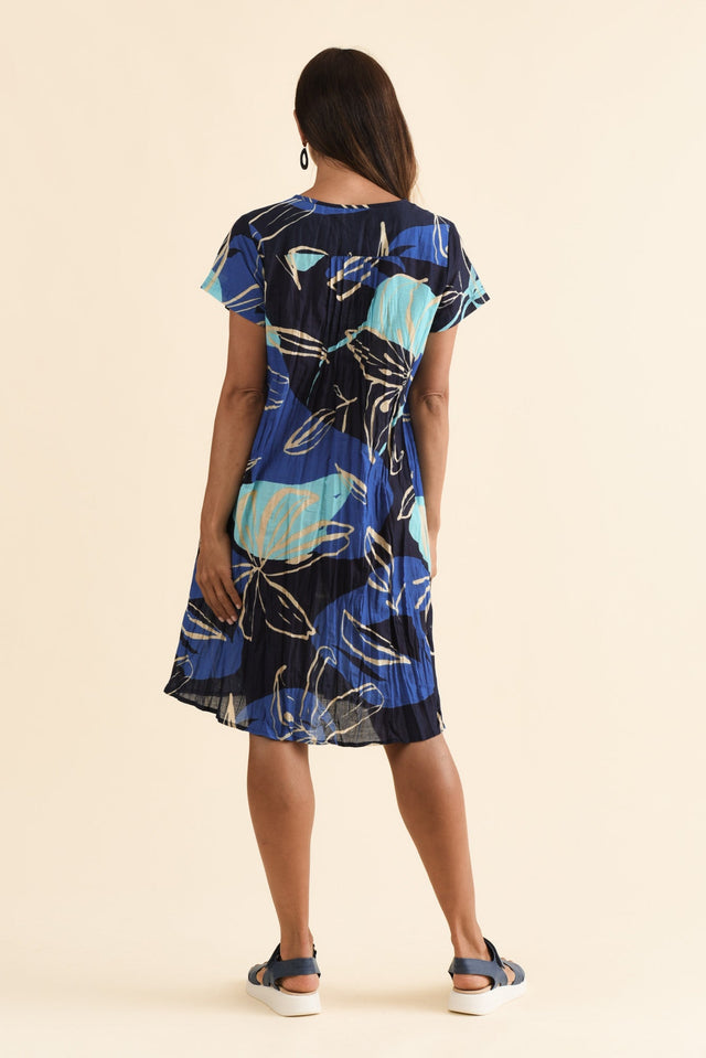 alt text|model:Cara image 4