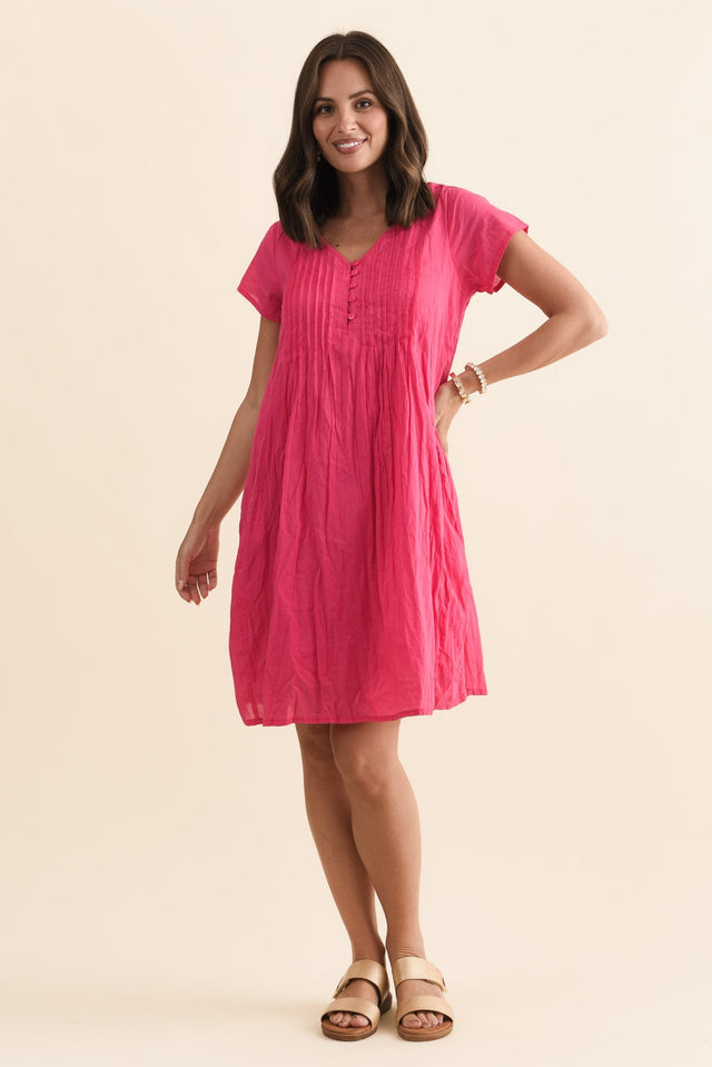 Sabina Fuchsia Crinkle Cotton Dress,Brunette model,alt text|model:MJ image 5