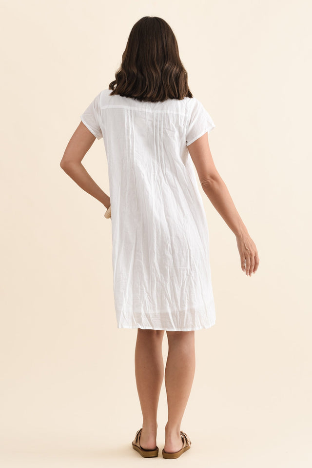 Sabina White Crinkle Cotton Dress,Brunette model,alt text|model:MJ image 5